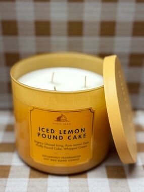 NEW B&BW White Barn Iced Lemon Pound Cake 3 wick candle
